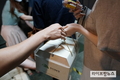 영화 ‘부활 : 그 증거’, 10만관객 돌파 공약 ‘초란 기부’
