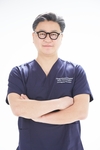 새우잠이 편하고 걷기가 힘들다면… 이 질병 신호일 수도
