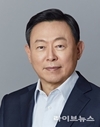 [기자수첩] 롯데 신동빈 회장 vs 신세계 정용진 회장, '위기의 책임경영' 선언 두 총수의 다른 자세