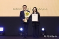 코치, ‘2025 브랜드 고객충성도 대상’ 수상...여성 가방 부문 1위 영예