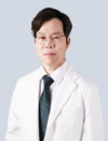 움직이고 아픈 틀니 불편함, 임플란트 치료로 편의성 고려