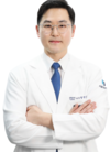 어깨가 굳고 통증이 심하다면… 오십견, 방치 말고 조기 치료해야