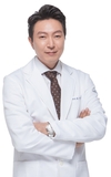 어깨 통증 가볍게 넘겼다간 후회… 오십견, 조기 치료 중요해