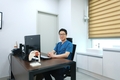 팔이 안 올라간다면? 오십견, 방치 말고 초기에 치료해야