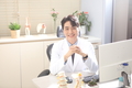 허리는 괜찮은데 다리가 저린 이유… 놓치기 쉬운 신경 압박의 경고