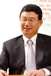LF 구본걸號, ‘집사게이트’ 윤창호 사외이사 선임..전관 인사 논란 재점화